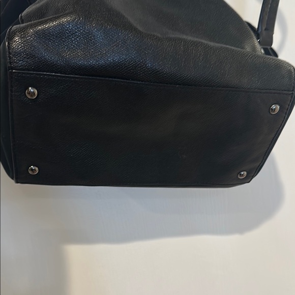 Tous Elegant Black Leather Handbag - Picture 7 of 13